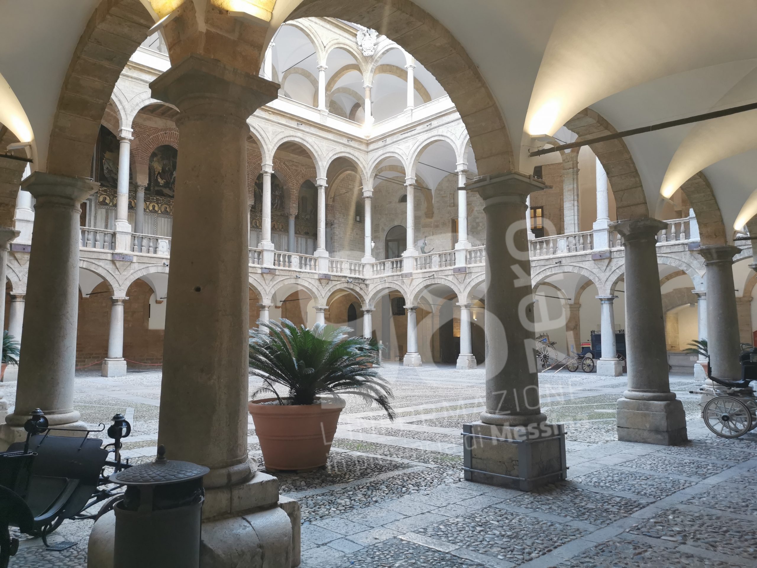 La mostra Terracqueo e il Complesso Monumentale di Palazzo Reale riaprono ai visitatori