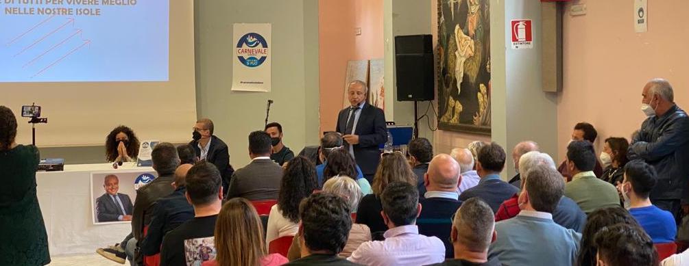 Lipari. Primo incontro per il candidato sindaco Carnevale che spiega anche il nome del suo vice