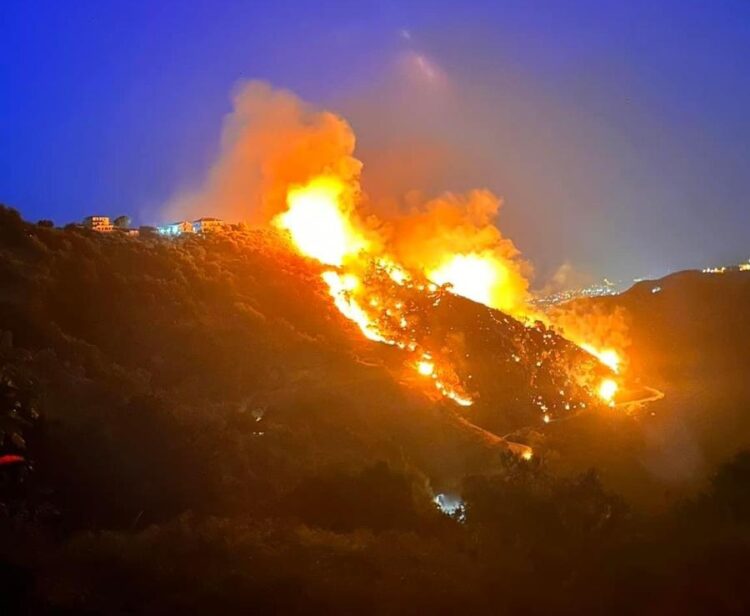 Militello Rosmarino – Fuoco in contrada Scurzi