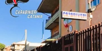 Accusati di rapina e furto aggravato, due uomini arrestati e condotti in carcere