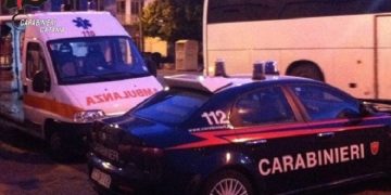 Aggredisce due operatori sanitari dopo un incidente, denunciato un 37enne