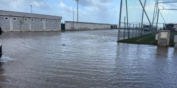 Torrenova: le forti mareggiate causano l’ostruzione degli sbocchi a mare