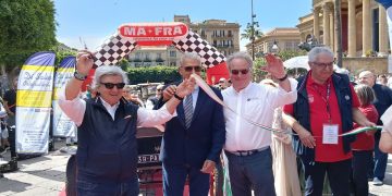 Partito il Giro di Sicilia 2026 con il taglio del nastro in Piazza Verdi a Palermo