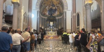 Crollo di Pistunina, Messina si ferma per l’ultimo abbraccio alla giovane Alessandra Frazzica