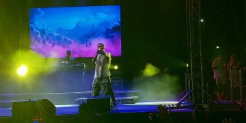 Brolo diventa il centro del reggaeton. Pienone per il concerto di Fred De Palma