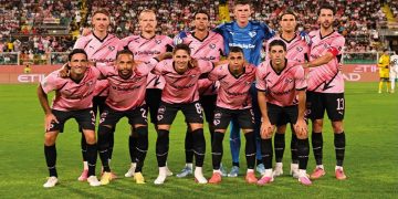 Calcio, Serie B: il Palermo vince all’esordio contro la Juve Stabia. Basta una rete di Johnsen