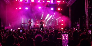 I “The Kolors” infiammano il lungomare di Brolo con le loro hit estive